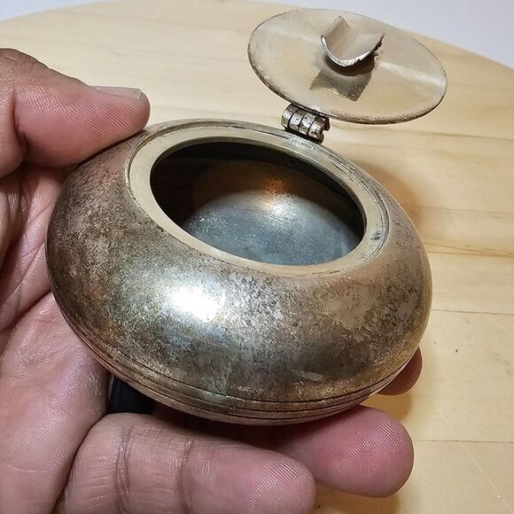 Vinage Silver Plate Pocket/Compact Round Ashtray With Hinged Lid Cigar Holder - Picture 7 of 9